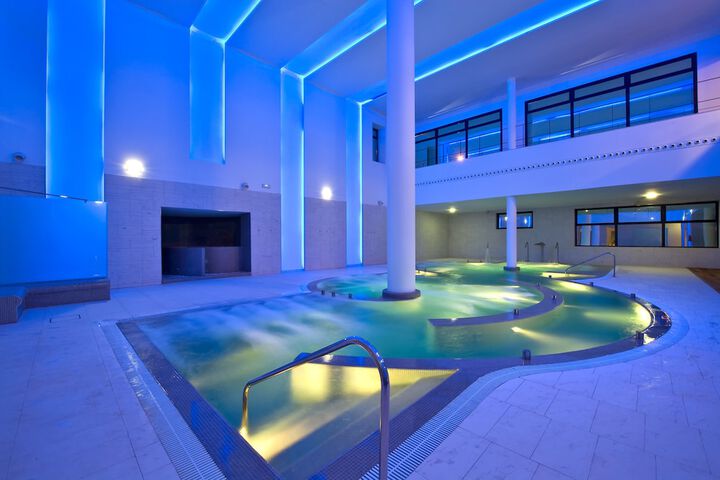 Hotel with Pool