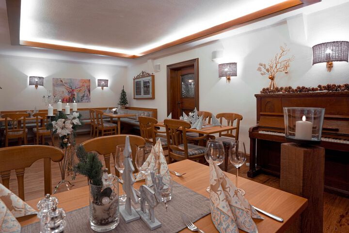 Dining 106 of 161