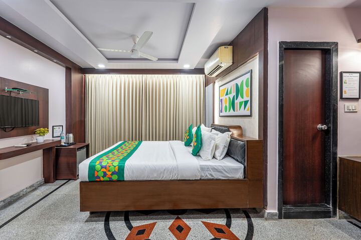 Room 14 of 36