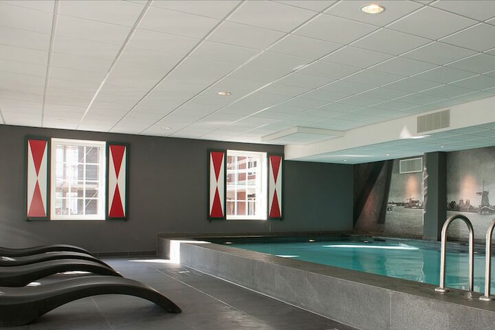 Pool Hotel