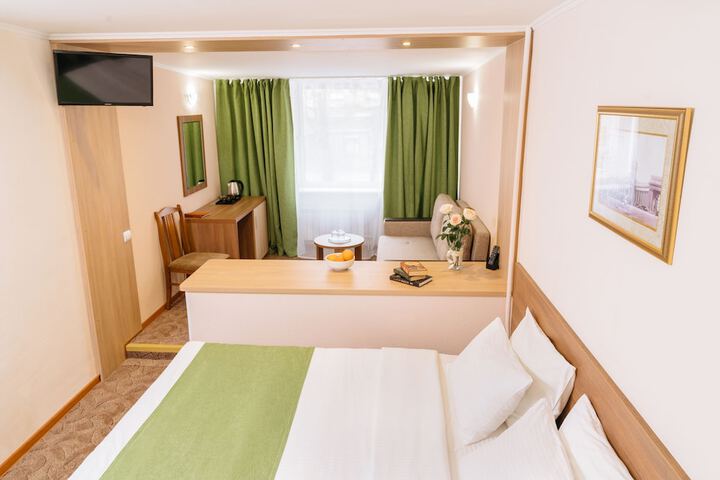 Room 30 of 100