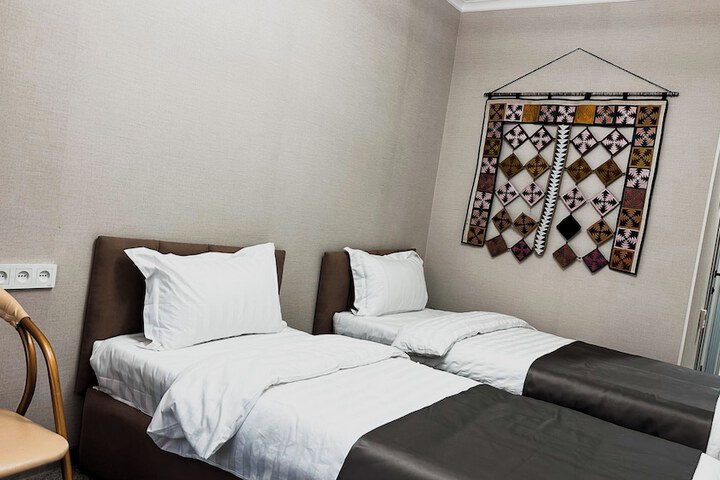 Room 3 of 33