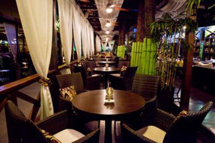 Dining 80 of 87