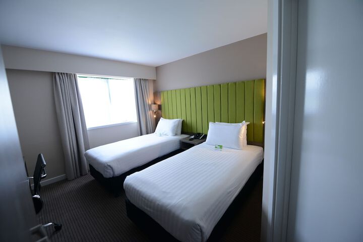 Room 7 of 70