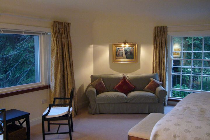 Room 5 of 74