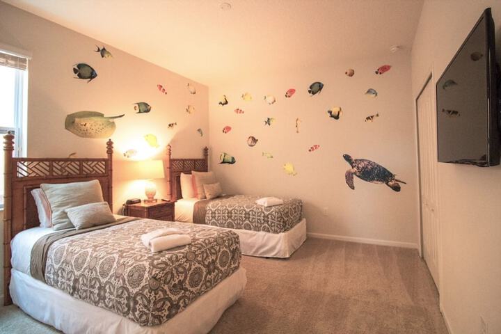 Room 2 of 66