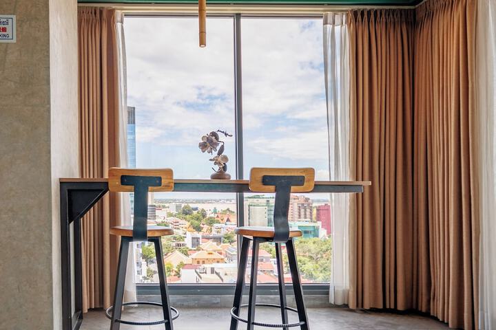 Room 32 of 51