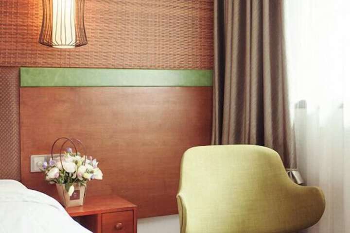 Room 15 of 76