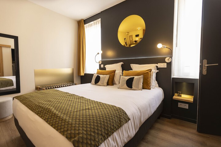 Room 100 of 210