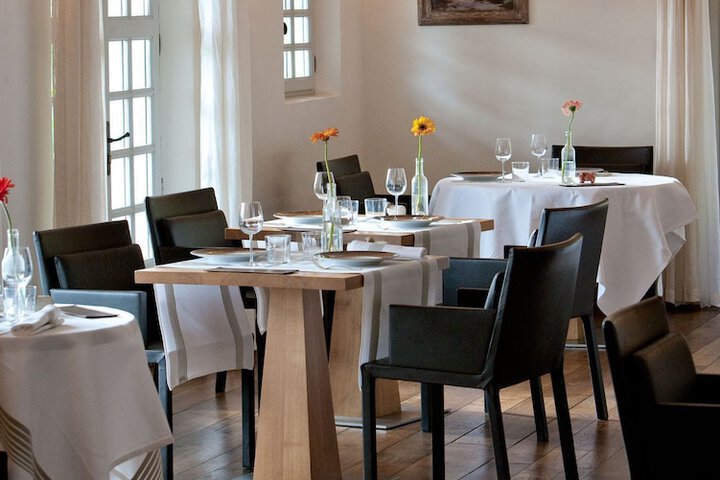 Dining 42 of 60
