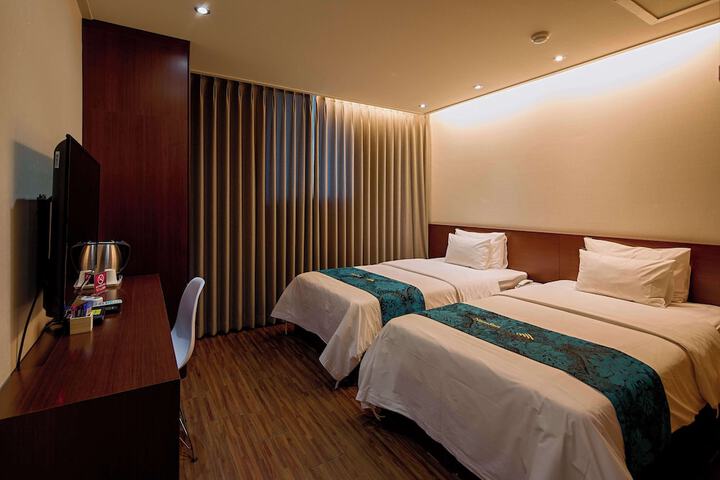 Room 20 of 57