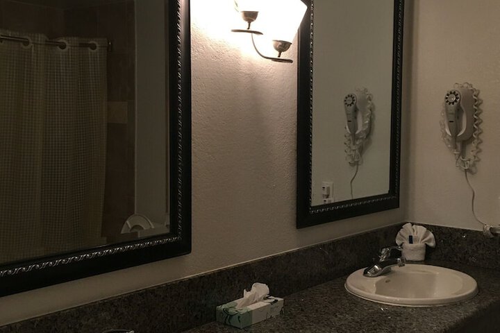 Bathroom sink