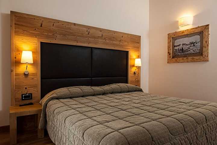 Room 9 of 24