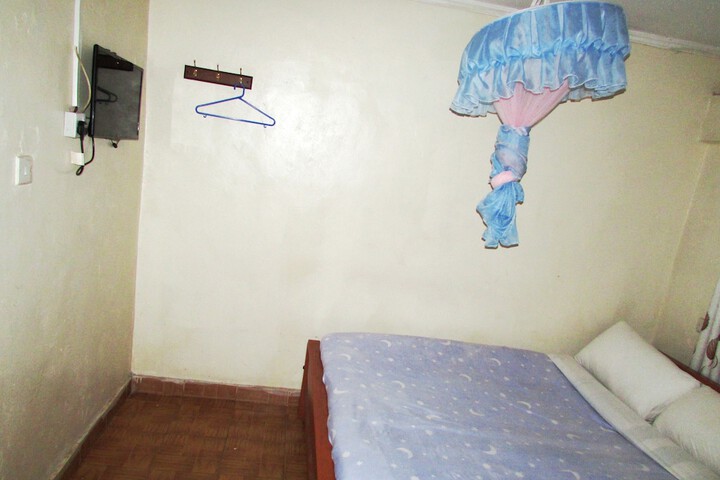 Room 9 of 29