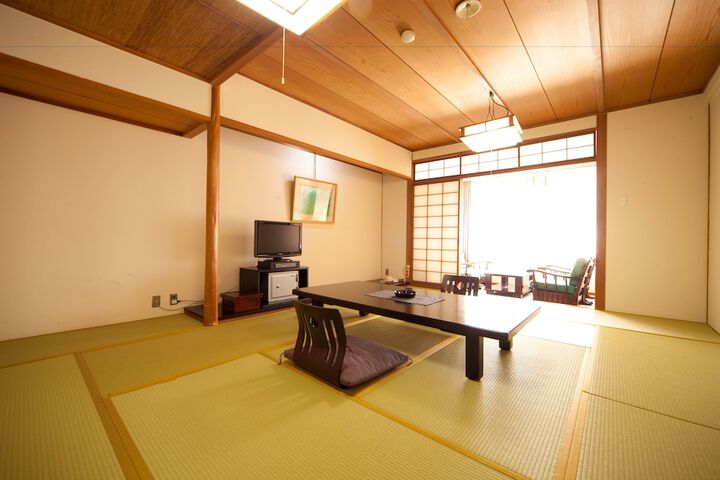 Room 8 of 61