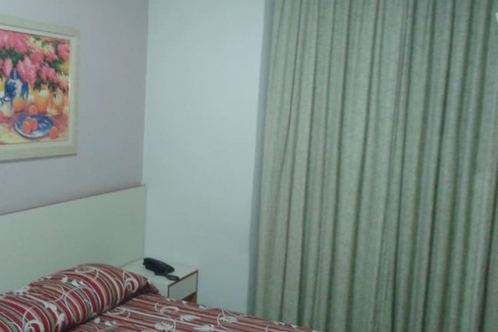 Room 10 of 34