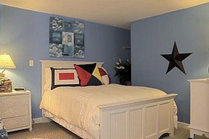 Room 32 of 83