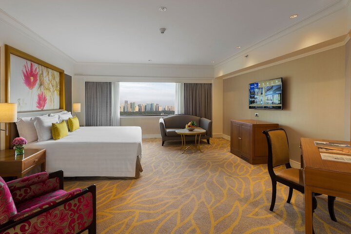 Room 10 of 100