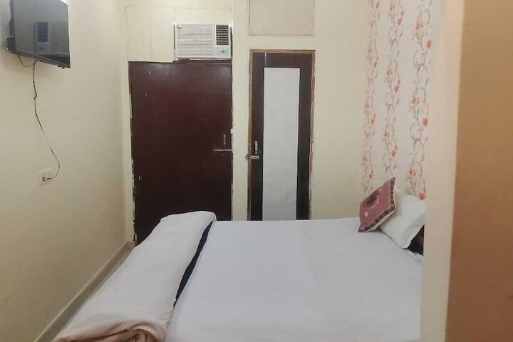 Room 7 of 35