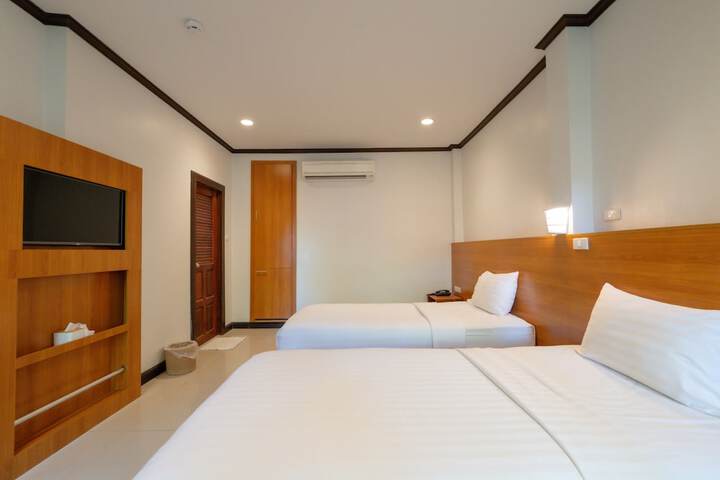 Room 26 of 94