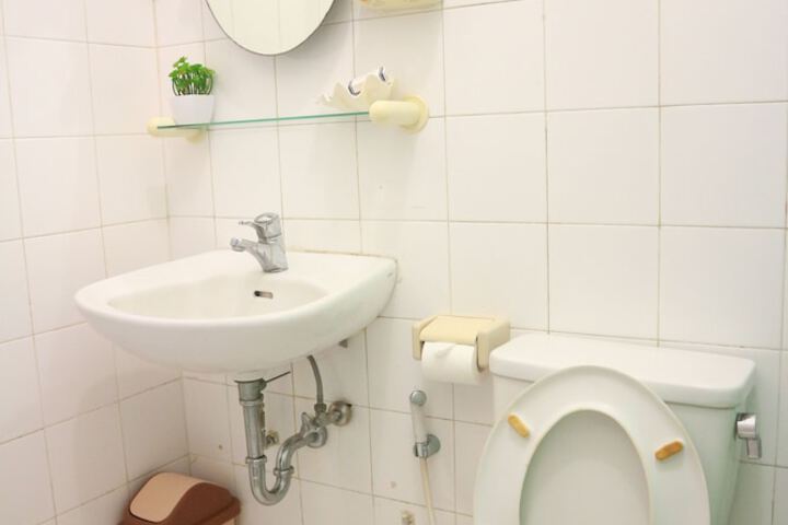 Room 9 of 14