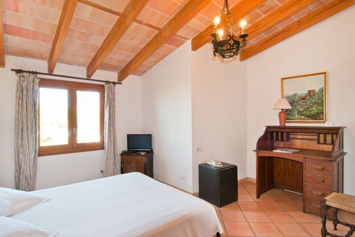 Room 8 of 34