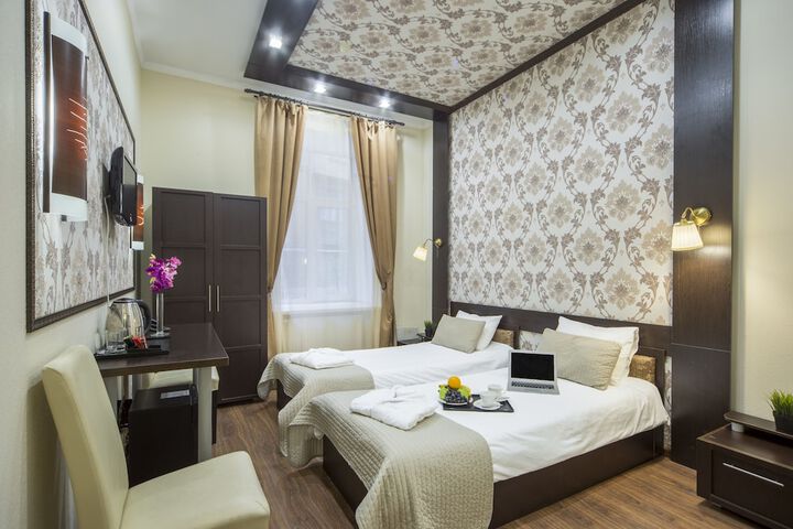 Room 14 of 32