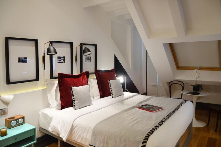 Room 48 of 143
