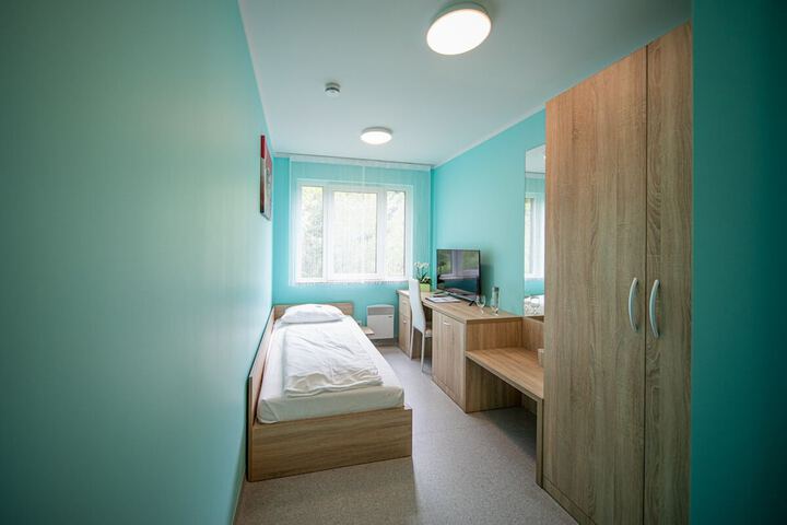 Room 5 of 20