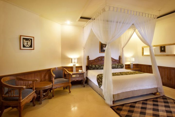 Room 2 of 28