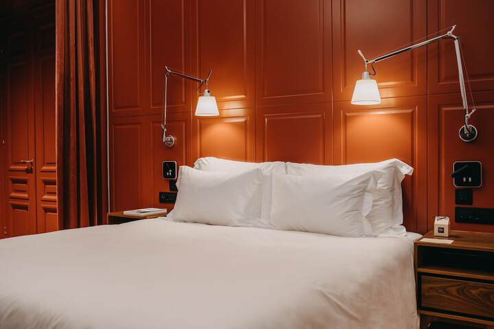Room 30 of 110