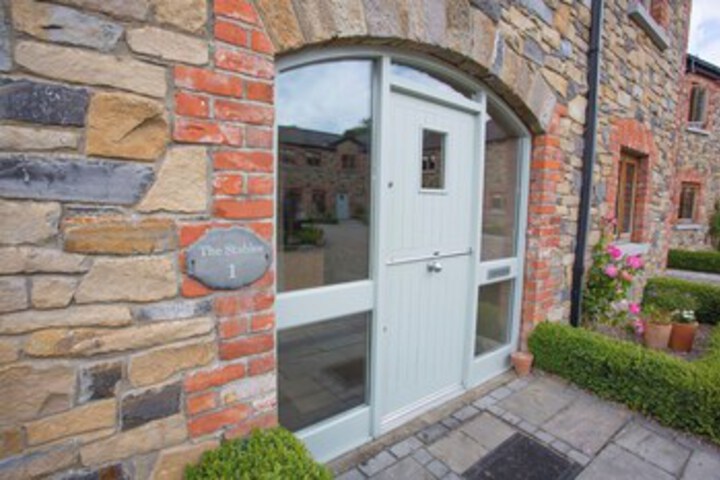 The Stables 10037