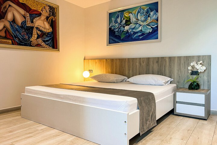 Room 43 of 70