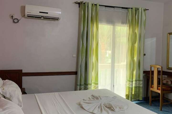 Room 15 of 87