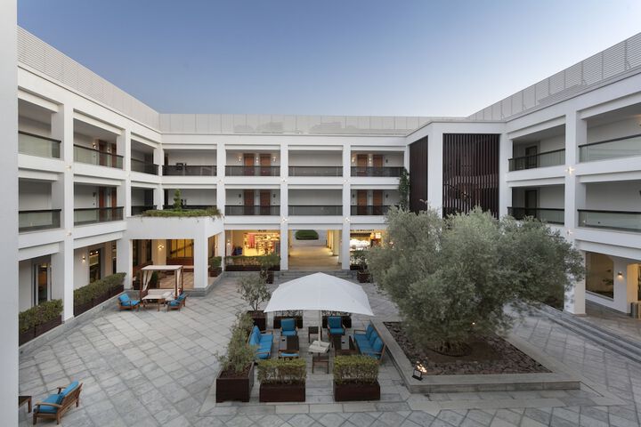 Hotel Exterior 133 of 164