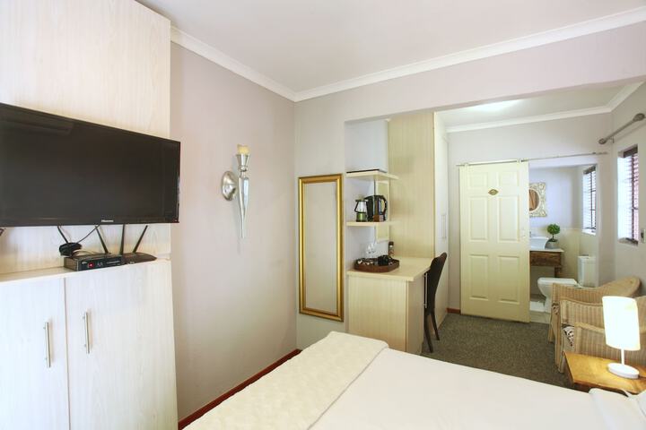 Room 10 of 36