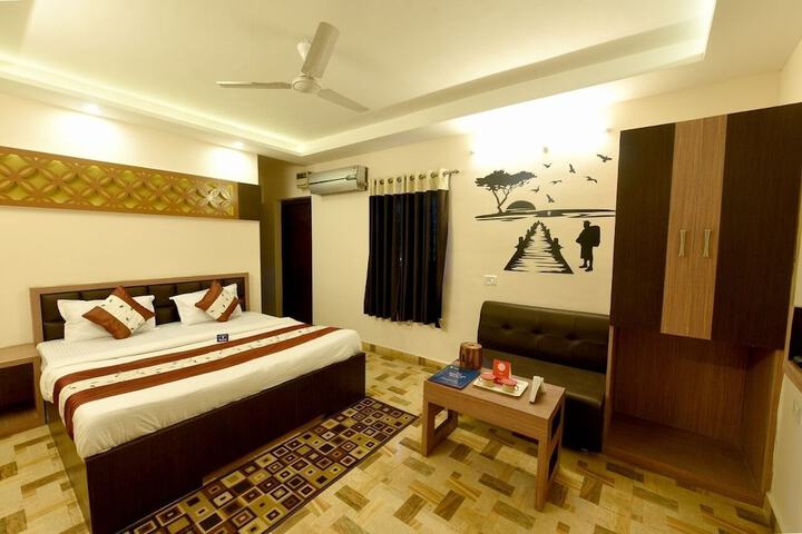 Room 12 of 34