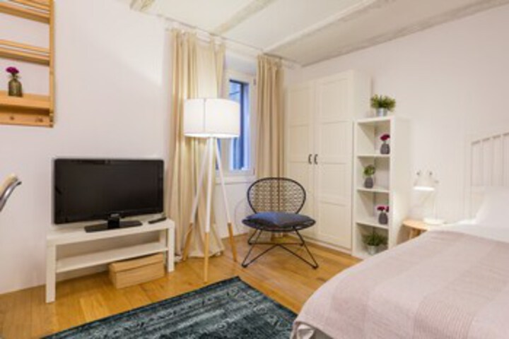 Room 127 of 306