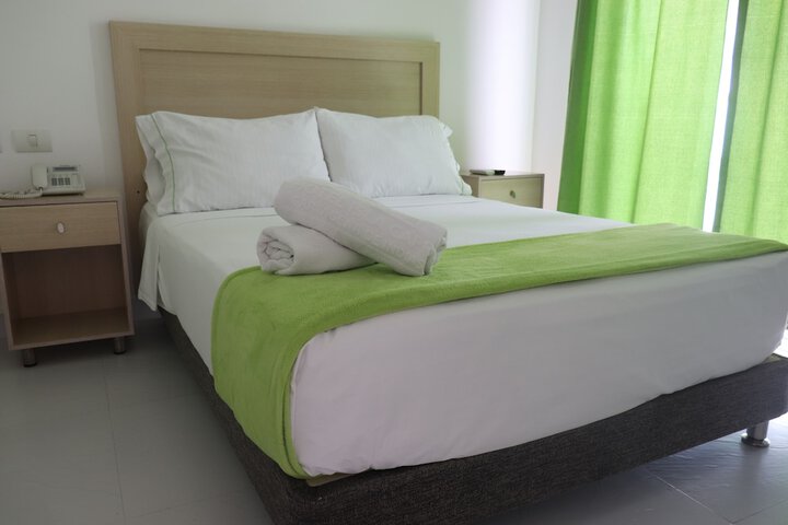 Room 14 of 66
