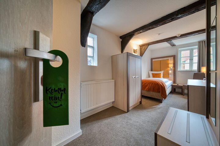 Room 18 of 39