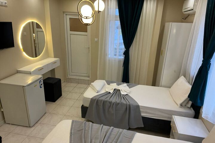 Room 6 of 40