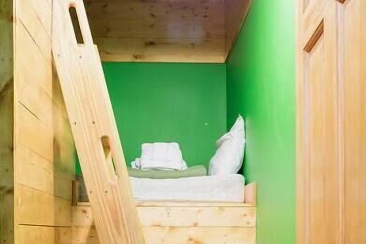 Room 5 of 27