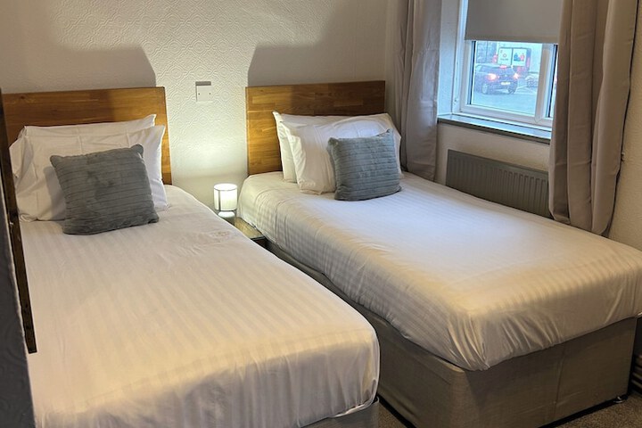 Room 22 of 142