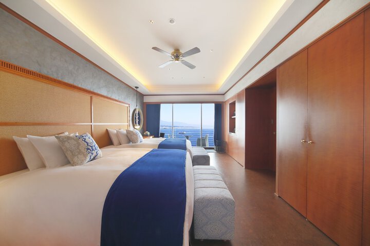 Room 7 of 100