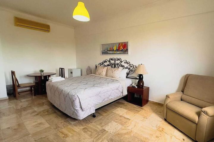Room 5 of 15
