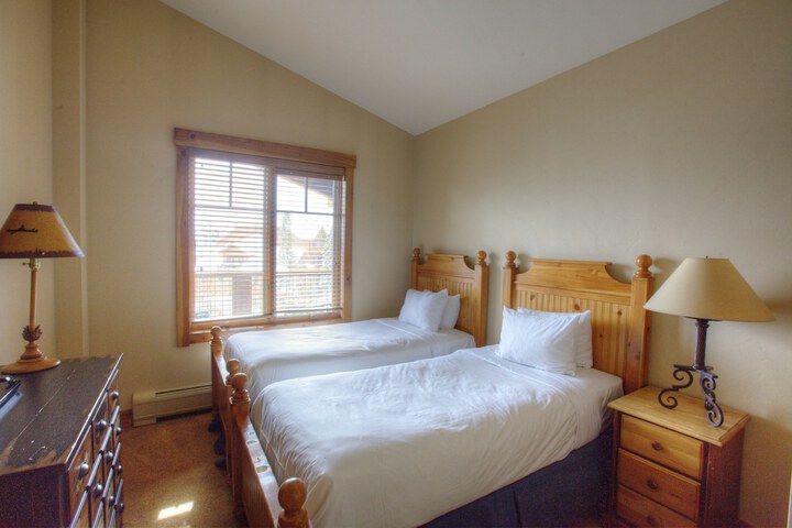 Room 6 of 137