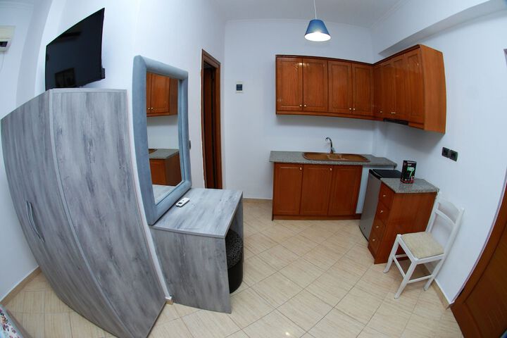 Room 14 of 131