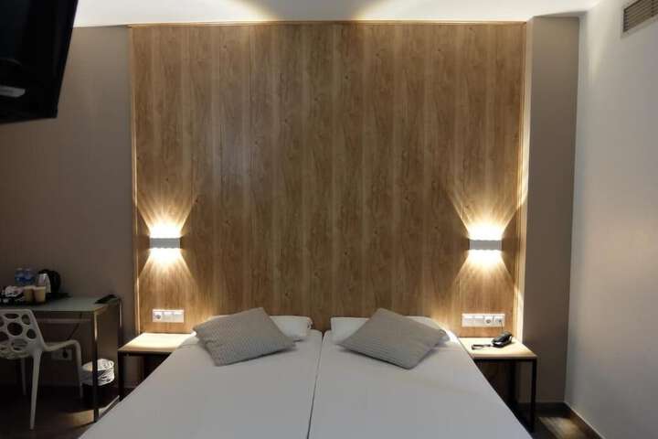 Room 3 of 18