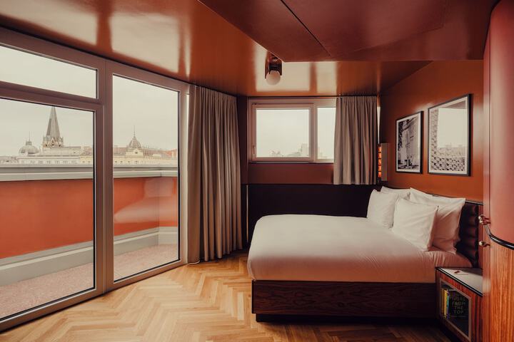 Room 30 of 57