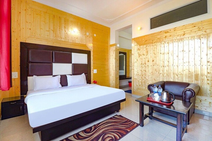 Room 3 of 12
